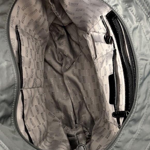 EUC MK Michael Kors neverfull tote metallic grey - Picture 5 of 7